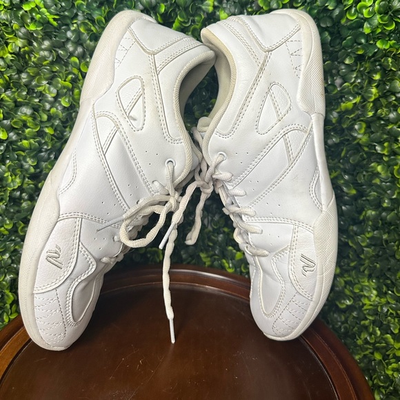 Varsity Spirit cheer shoes • Size 9 Womens - Picture 3 of 4